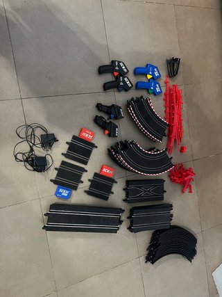 4 Scalextric Compact, uno Action