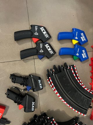 4 Scalextric Compact, uno Action