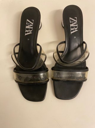 Zapatos de tacón ZARA negros talla 39
