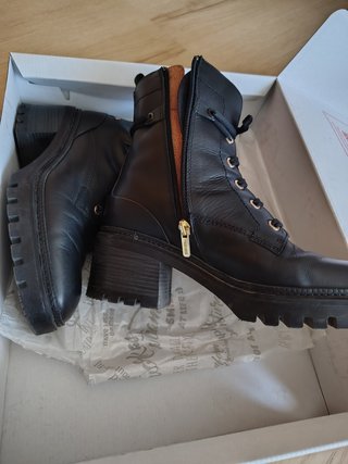 Botines de Cuero Negros con Suela Gruesa