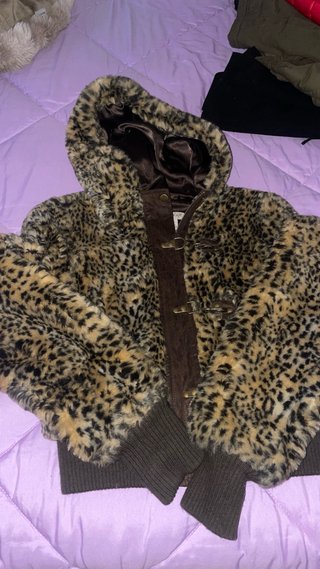 Cazadora con estampado de leopardo