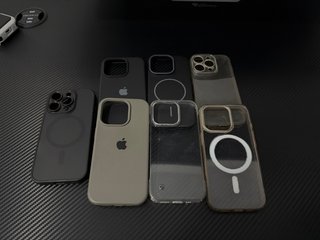 Confezione da 7 custodie per iPhone 16 Pro