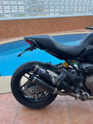 Ducati Monster 821 Negra