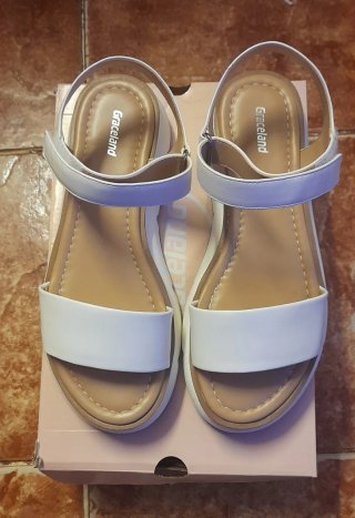 Sandalias Graceland blancas y beige
