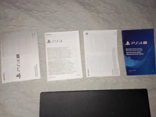 PlayStation 4 Pro (PS4 Pro) de 1 TB y mando