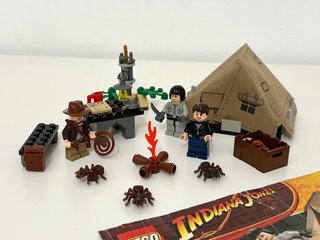 Lego Indiana Jones 7624 Duelo en la Jungla