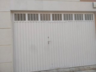Puerta de Cochera Blanca hierro
