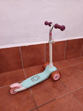 Patinete Infantil de Tres Ruedas