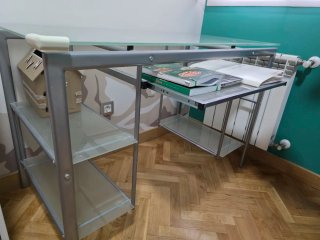 Escritorio de Cristal y Metal
