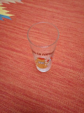 Vaso a tubo con illustrazione