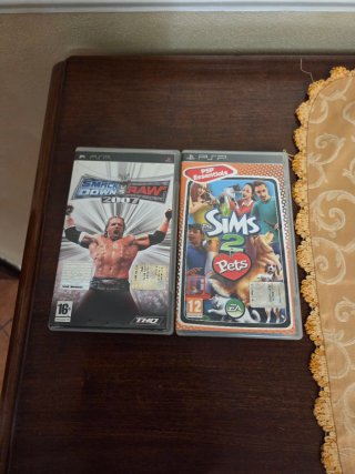 2 Giochi PSP: Smackdown vs Raw 2007, Sims 2 Pets