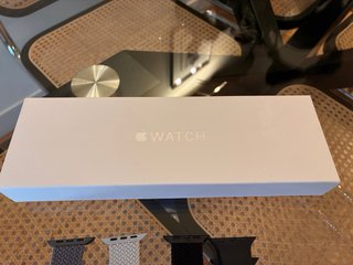 Apple Watch Series 10 (GPS + Cellular) + 5 correas
