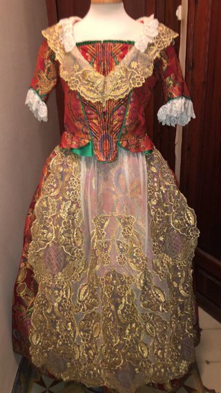 Traje de Fallera Rojo y Dorado
