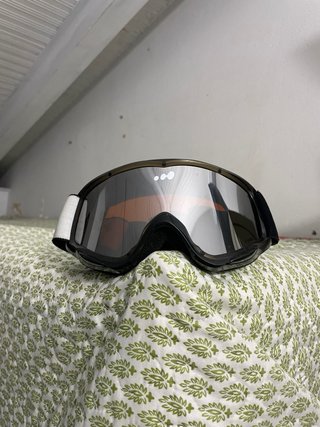 Casco de esquí blanco  Se regalan gafas esquí