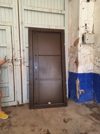 Puerta Antiocupas Metálica