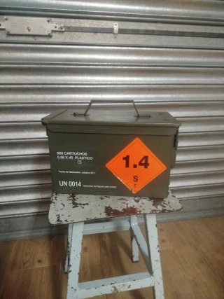 Caja de munición metálica