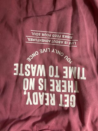 Sudadera Rosa con Estampado