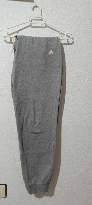 Pantalón chándal Adidas gris