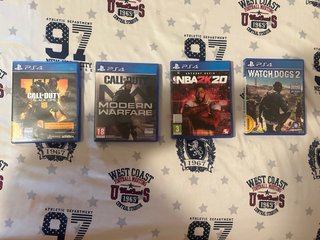 Set di quattro videogiochi per PlayStation 4