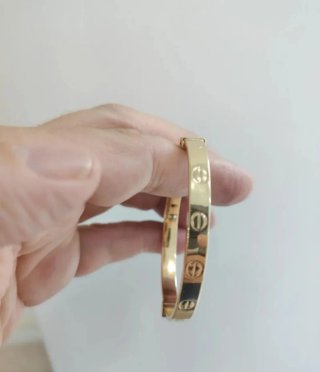 PULSERA RÍGIDA, 18 KILATES.