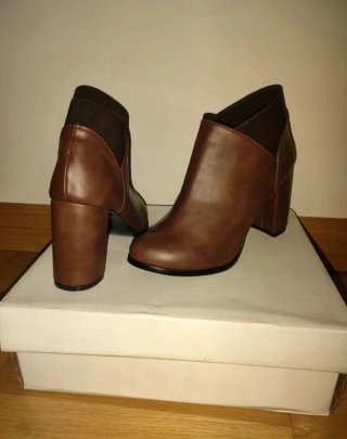 Botines Marrones de Tacón