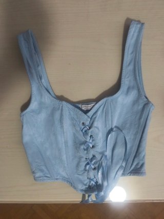 Conjunto de 4 tops variados. (LOS 4 TOPS POR 20€)