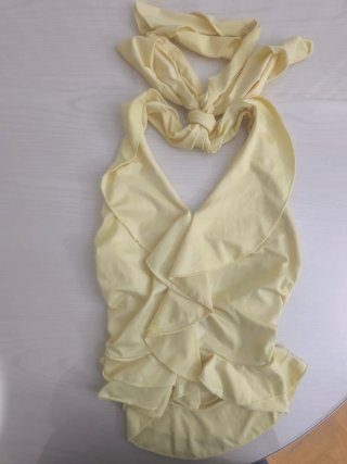 Conjunto de 4 tops variados. (LOS 4 TOPS POR 20€)