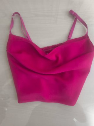 Conjunto de 4 tops variados. (LOS 4 TOPS POR 20€)