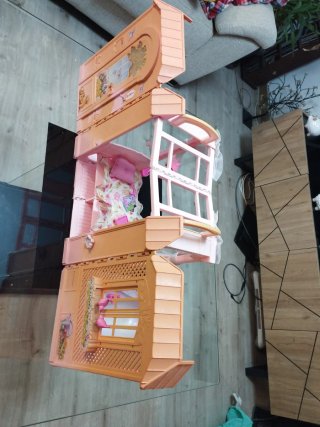 Casa delle bambole stile Barbie