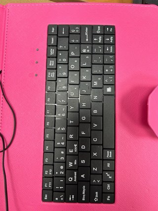 Custodia per tablet con tastiera rosa