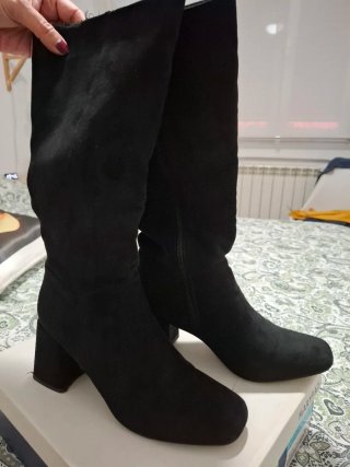 Botas Altas Negras de Mujer