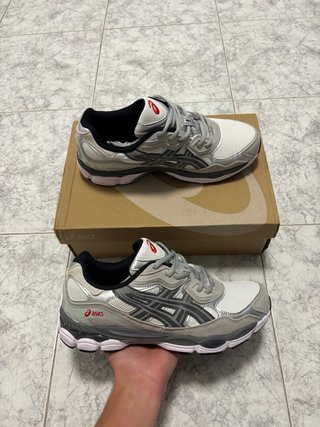 Asics Gel NYC Gris y Blanco