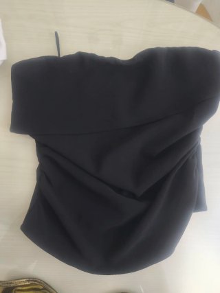 Conjunto de 4 tops variados. (LOS 4 POR 20€).