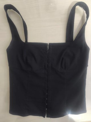 Conjunto de 4 tops variados. (LOS 4 POR 20€).