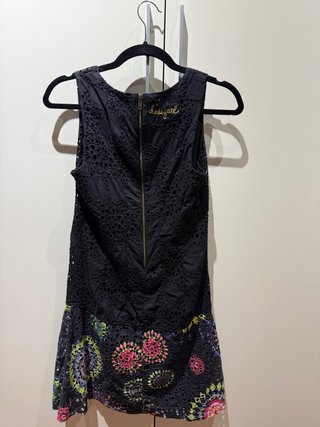 Vestido corto Desigual negro y multicolor