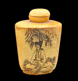 Snuff Bottle China con Decoración de geishas