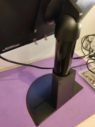 Monitor BenQ GL2460 con base Lenovo
