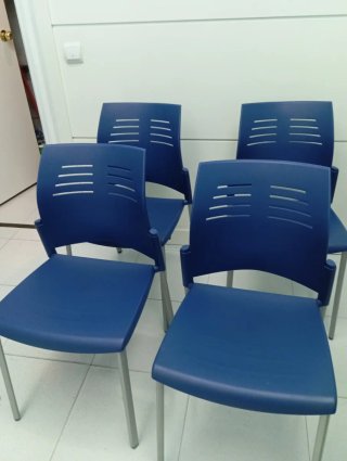 Set de 8 Sillas de Oficina Azules, precio unidad