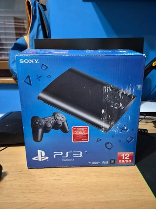 PS3 Super Slim 12GB con controller cavi e libretti