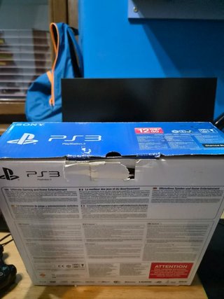 PS3 Super Slim 12GB con controller cavi e libretti