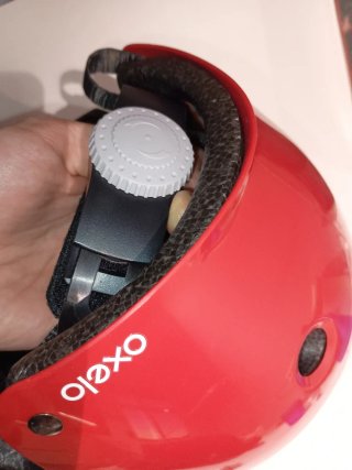 Monopatín y Casco Rojo Infantil