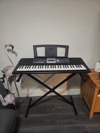Piano Yamaha YPT-230 ¡COMO NUEVO!
