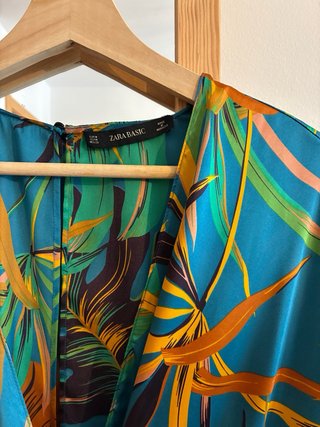 Mono fiesta estampado tropical