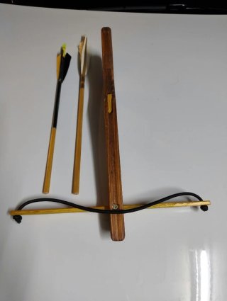 Ballesta medieval de madera