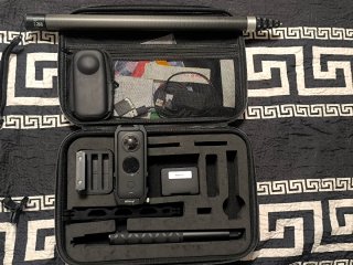 Cámara Insta360 ONE X2 360 con Accesorios