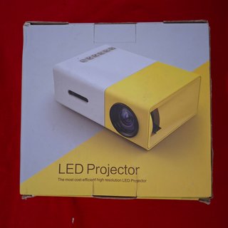 Mini Proyector LED Excelvan YG300