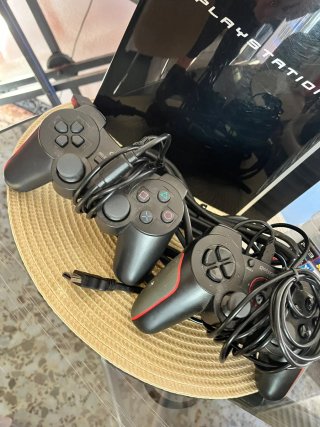 Playstation 3 fat + 2 mandos + juegos