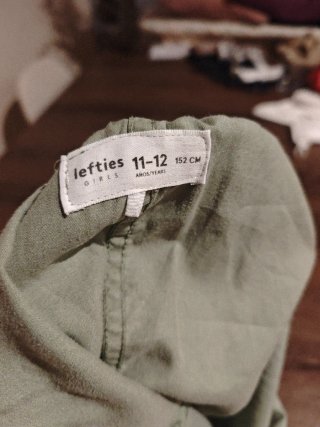Mono corto de niña verde