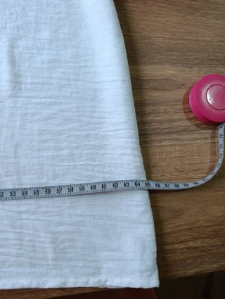 Blusa blanca con detalles de encaje
