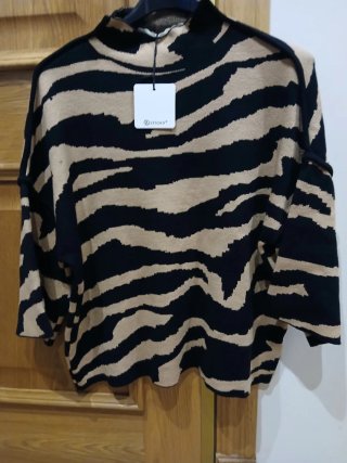 Jersey Studio Cebra Beige y Negro Talla Única
